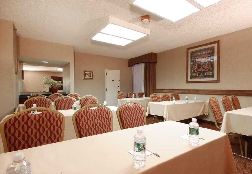 Best Western Plus Meadowlands Secaucus Facilities photo