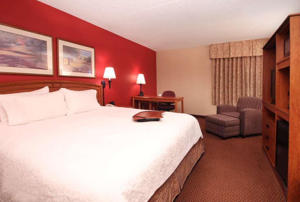 Best Western Plus Meadowlands Secaucus Room photo