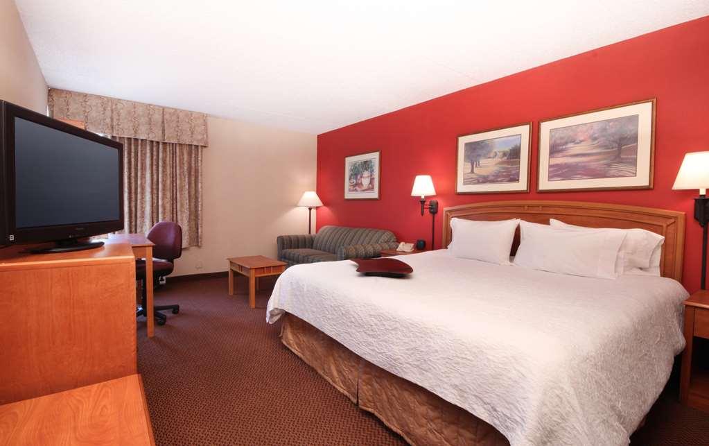Best Western Plus Meadowlands Secaucus Room photo