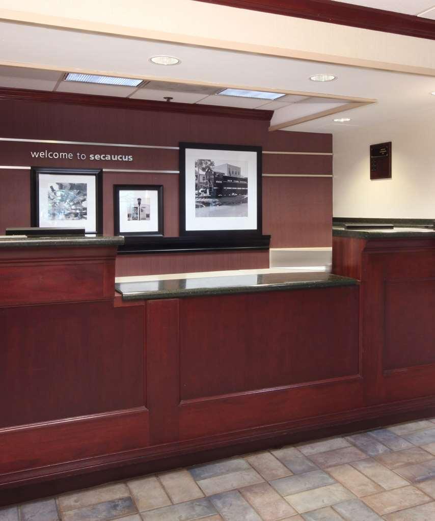 Best Western Plus Meadowlands Secaucus Exterior photo