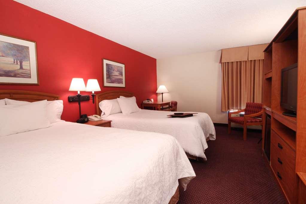 Best Western Plus Meadowlands Secaucus Room photo