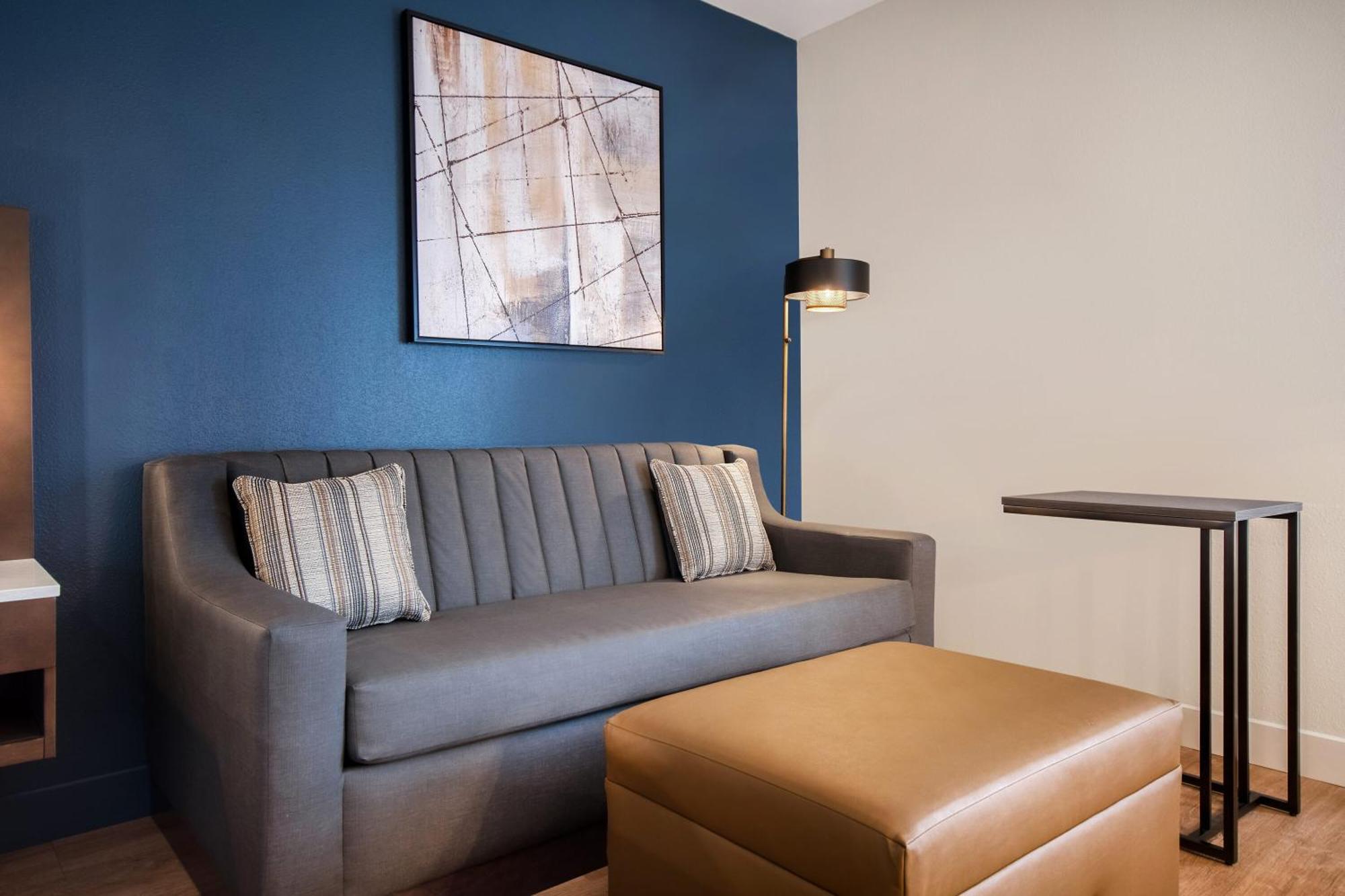 Best Western Plus Meadowlands Secaucus Exterior photo