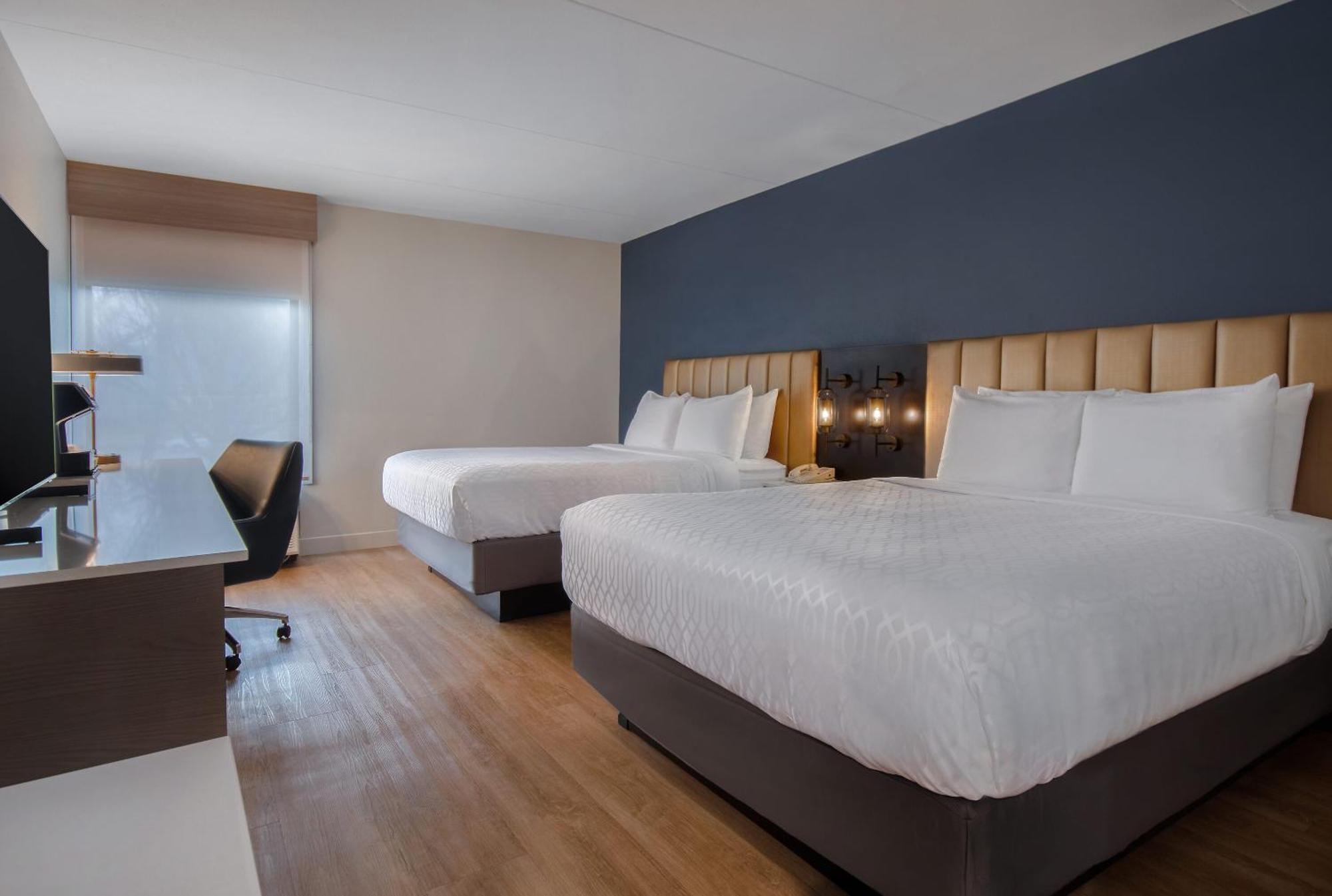 Best Western Plus Meadowlands Secaucus Exterior photo